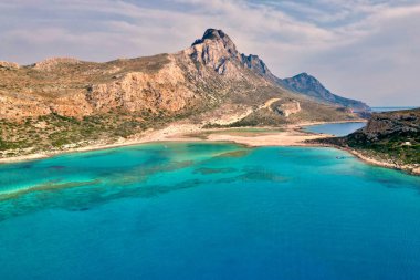 Resimli Balos Gölü ve Girit 'in batı kıyısındaki büyüleyici deniz. Yüksek kalite fotoğraf