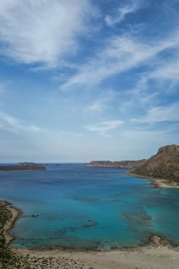 Girit 'teki Balos Gölü - kristal berrak su ve dokulu deniz tabanı. Yüksek kalite fotoğraf