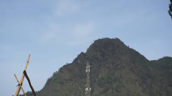 Bromo Dağı 'ndaki kule harika görünüyor.