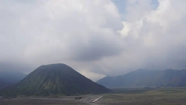 Sabahları Bromo Dağı 'nın güzelliği