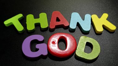 Teşekkürün renkli ifadesi. Canlı 