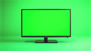 TV yeşil ekranda