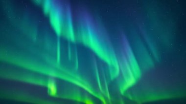 Kuzey Işıkları Aurora Borealis Gece Gökyüzünde Dans Ediyor