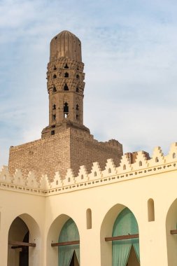 Kahire, Mısır, 26 Kasım 2022 Kahire İslam Camii 'nin kuzey duvarlarındaki El Futuh antik Mısır şehri Kahire' nin kapılarından biri..