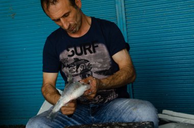 Trabzon, Türkiye 'de balıklı adam. 8 Eylül 2014