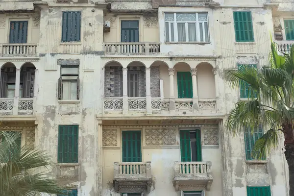 İskenderiye, Mısır 'da şehir caddesi manzarası. 2 Aralık 2021