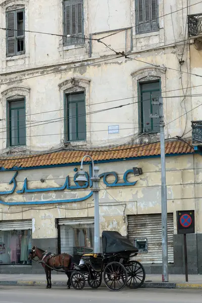 İskenderiye, Mısır 'da şehir caddesi manzarası. 2 Aralık 2021