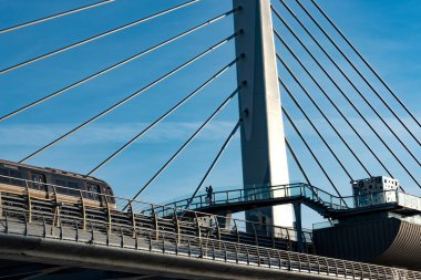 İstanbul, Türkiye. 14 Kasım 2023 Halic Metro Koprusu, İstanbul metrosunun M2 hattını İstanbul, Türkiye 'de Halic Metro Köprüsü üzerinden taşıyan bir köprü.. 