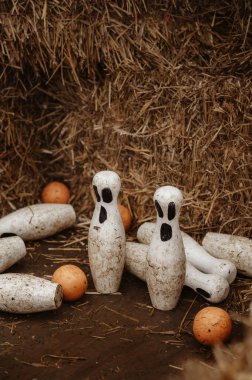 Ürkütücü bowling. Cadılar Bayramı oyunu. Yüksek kalite fotoğraf