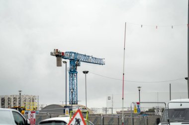  Crane 'le Şehir İnşaat Alanı. Yol çalışıyor. Yüksek kalite fotoğraf