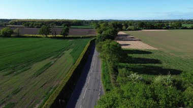 Kırsaldaki tarlaların havadan çekilmiş görüntüleri.