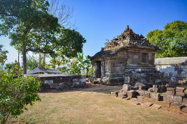 Sleman, Endonezya - 10 Temmuz 2019: Mataram Krallığı tarafından inşa edilmiş 9. yüzyıl Hindu tapınağı kompleksi Candi Ijo 'yu keşfedin..