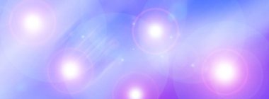 Uzun bayrak, eğilim. Len işaret fişeği efektli bulanık mavi eflatun arka plan. 