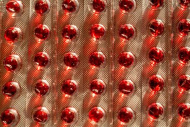 E vitamini kapsüllü yakın çekim kabarcıkları. Güneş koruması. Güzellik ve sağlık konsepti. Üst görünüm