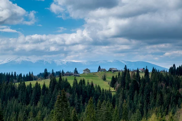 Beau Paysage Panoramique Ciel Bleu Avec Des Nuages Blancs Montagnes — Photo