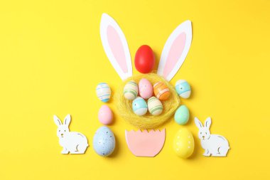 yaratıcı Paskalya tavşanı ve renkli yumurtalar