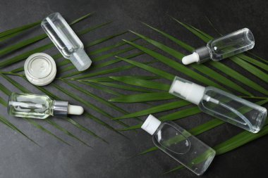 Işık arkaplanında spa tedavisi seti