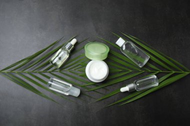 Beyaz arkaplanda spa ürünleri seti