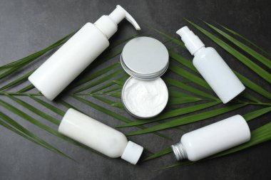 hafif arkaplanda kozmetik kaplar ile bileşim