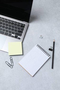 Modern ofis masası. Üst Manzara. düz yat