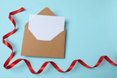 Zarf ve kurdeleli boş kağıt kart