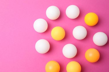 beyaz ve pembe paskalya yumurtaları