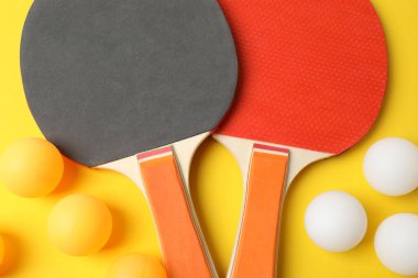 Tenis raket ve top tablo
