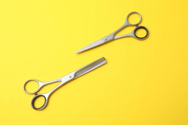 sarı arka plan için makaslar