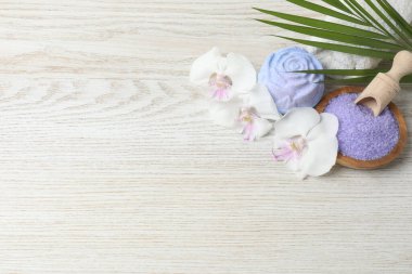 spa ürünleri ve çiçekler