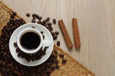 tarçın ile siyah kahve