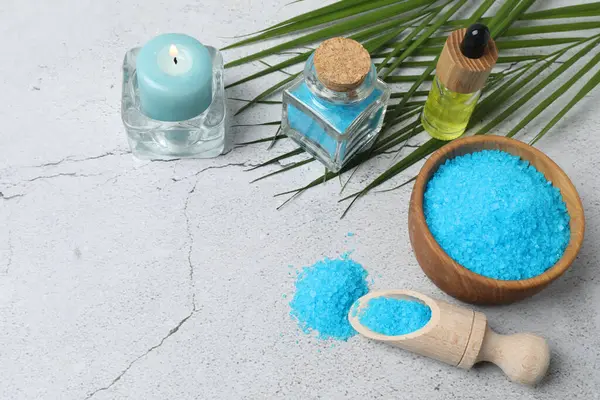 Renk arkaplanındaki spa tedavisiyle kompozisyon