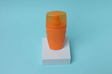 şişeli turuncu ruj