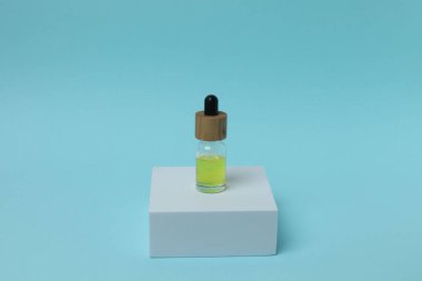 tıbbi flakon ve şırınga