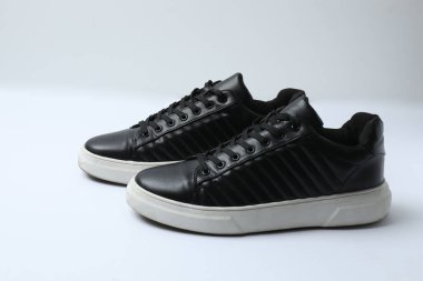 Beyaz arka planda spor ayakkabıları, üst görünüm