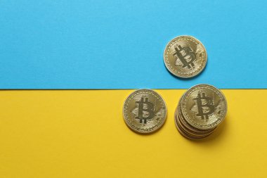 Bitcoin, Prapor altın para kripto para biriminin arka planına karşı. Demir
