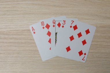 Poker kartları ve çipleri