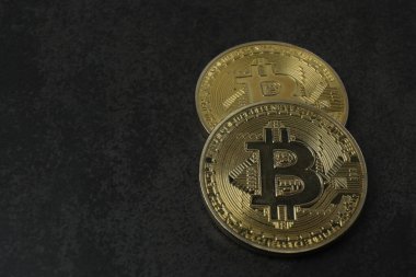Bitcoin altın, para siyah arkaplan