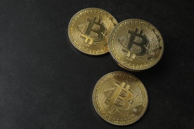 Bitcoin altın, para siyah arkaplan