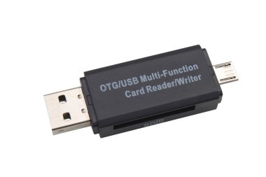 otg usb kart okuyucusu beyaz arkaplanda izole edildi