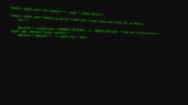 Geliştirici bilgisayar ekranında kod araştırıyor. Kod kaydırma Arkaplan kodu programlama.
