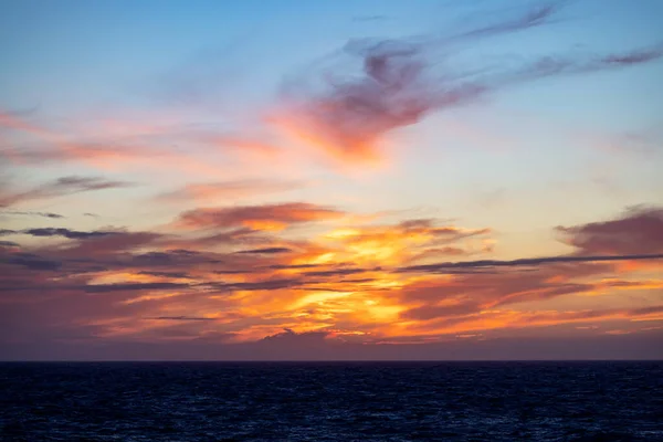Dramático Cielo Colorido Atardecer Sobre Océano Atlántico Norte Cloudscape Naturaleza — Foto de Stock