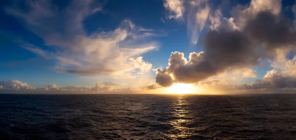 Dramatický Barevný Východ Slunce Obloha Nad Severním Atlantikem Oblaka Příroda — Stock fotografie