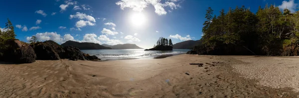 Песчаный Пляж Побережье Тихого Океана Панорамный Вид Солнечное Голубое Небо — стоковое фото