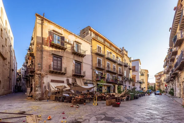Old Apartment Buildings Urban Downtown City Strade Palermo Sicilia Italia — Foto Stock