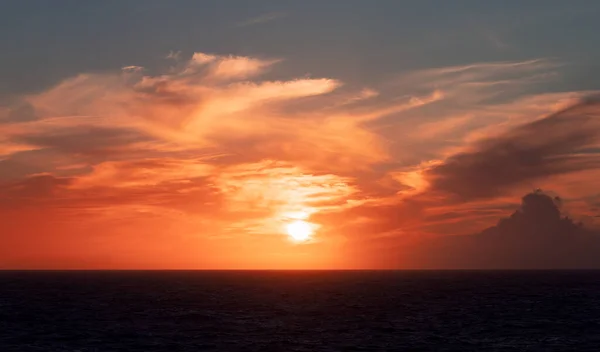 Dramatický Barevný Západ Slunce Oblohy Nad Severním Atlantikem Abstrakt Přírodní — Stock fotografie