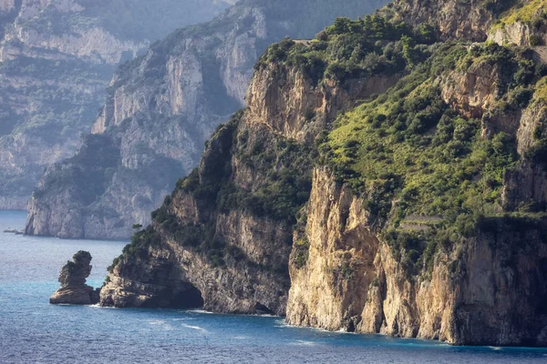 Rocky Cliffs Montanha Paisagem Junto Mar Tirreno Costa Amalfitana Itália — Fotografia de Stock