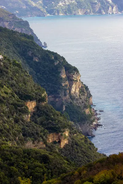 Klippiga Klippor Och Bergslandskap Vid Tyrrenska Havet Amalfikusten Italien Naturbakgrund — Stockfoto