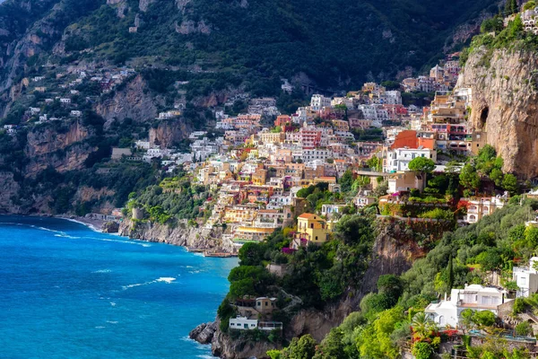 Туристичне Місто Позітано Скелястих Скелях Гірському Ландшафті Тирренського Моря Amalfi — стокове фото