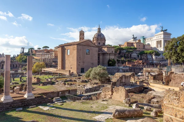 Fornlämningar Rom Italien Forum Romanum Solig Molnig Himmel — Stockfoto