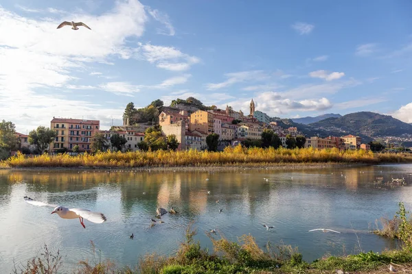 Old Residential Homes River Sea Ventimiglia Włochy Sezon Jesienny — Zdjęcie stockowe
